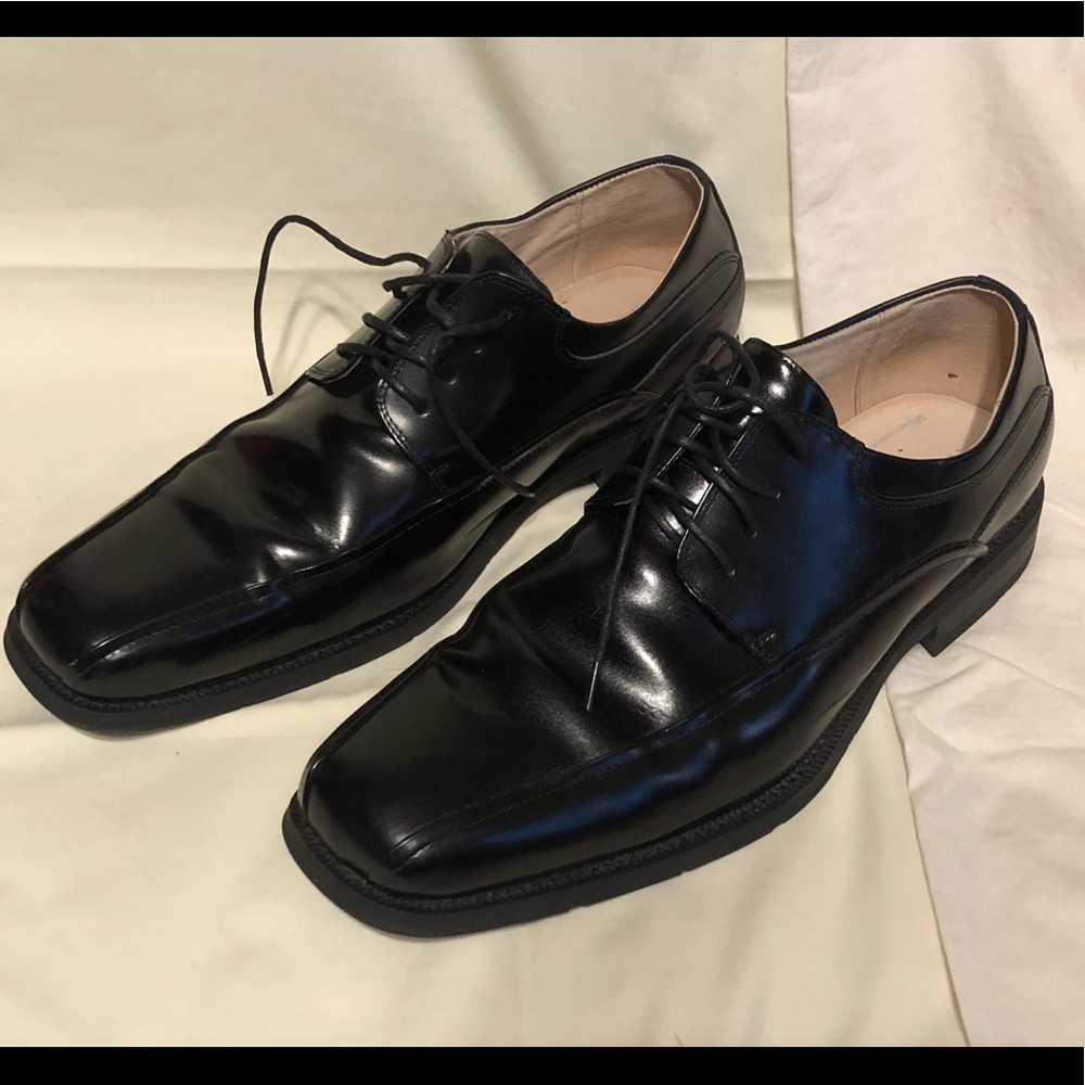 Men’s dress shoes